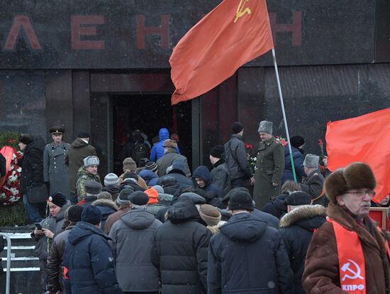 Возложение цветов и венков к Мавзолею В.И. Ленина на Красной площади 