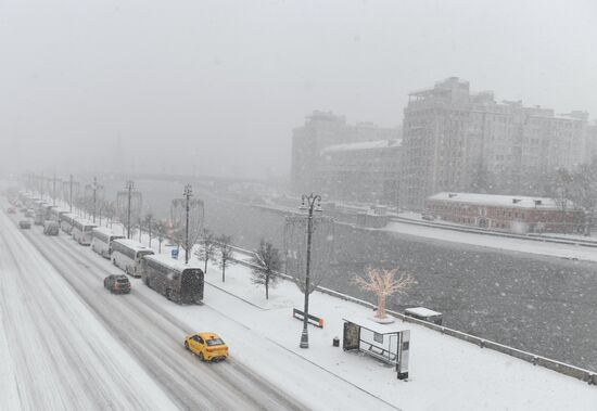 Снегопад в Москве