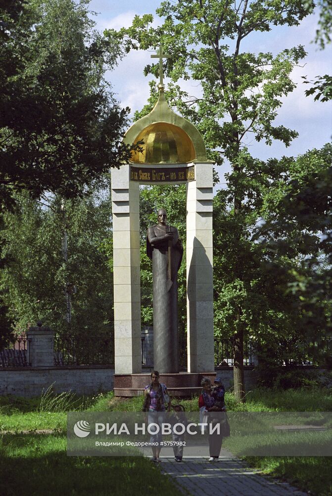 Памятник-часовня Александру Невскому в Усть-Ижре