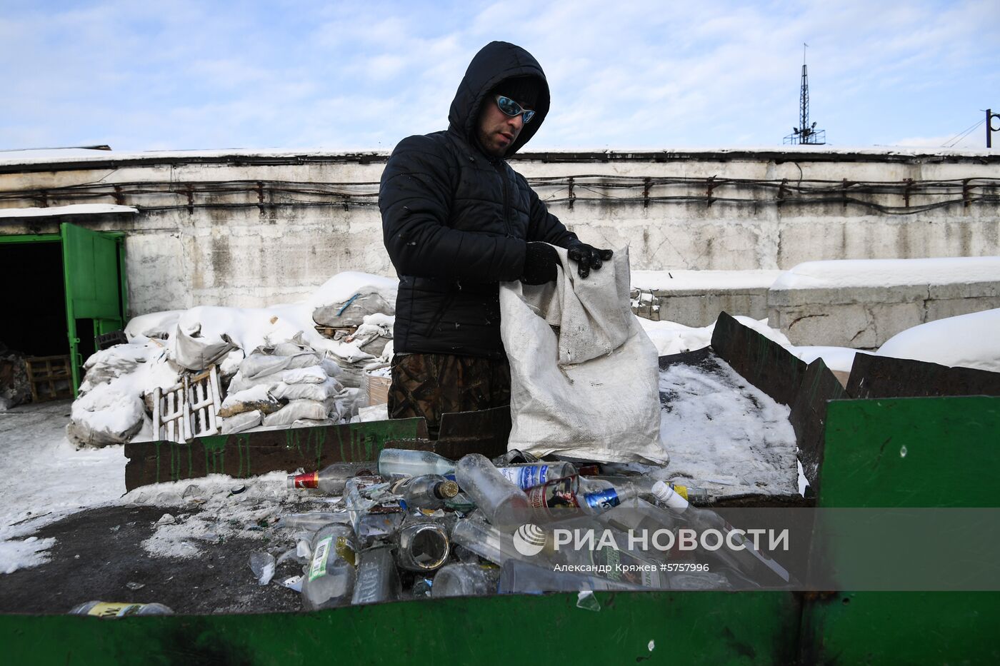 Сортировка твердых бытовых отходов