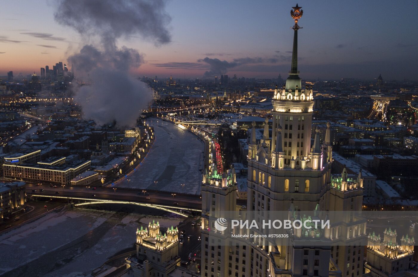 Высотка на Котельнической набережной в Москве