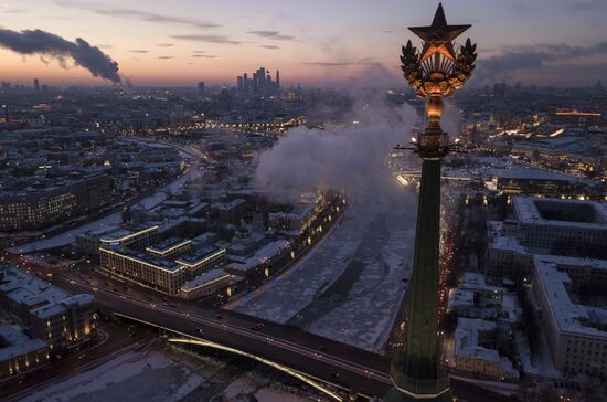 Высотка на Котельнической набережной в Москве