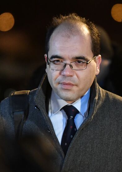 Пострадавшие моряки с горящих танкеров доставлены в Керчь