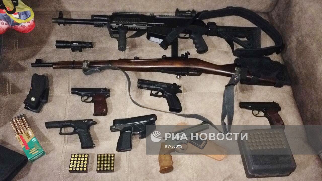 ФСБ РФ пресекла деятельность группировки, причастной к незаконному обороту оружия