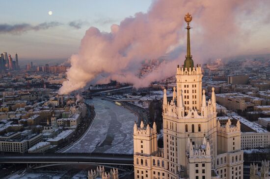 Высотка на Котельнической набережной в Москве