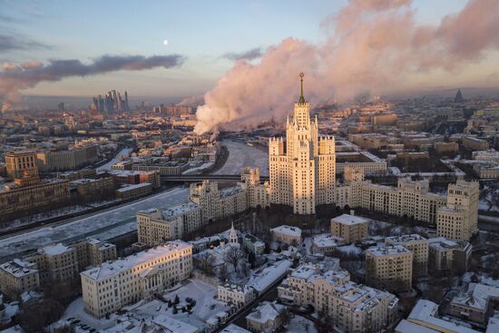 Высотка на Котельнической набережной в Москве