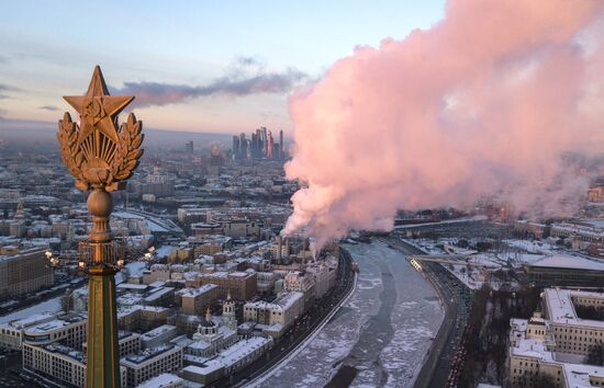 Высотка на Котельнической набережной в Москве