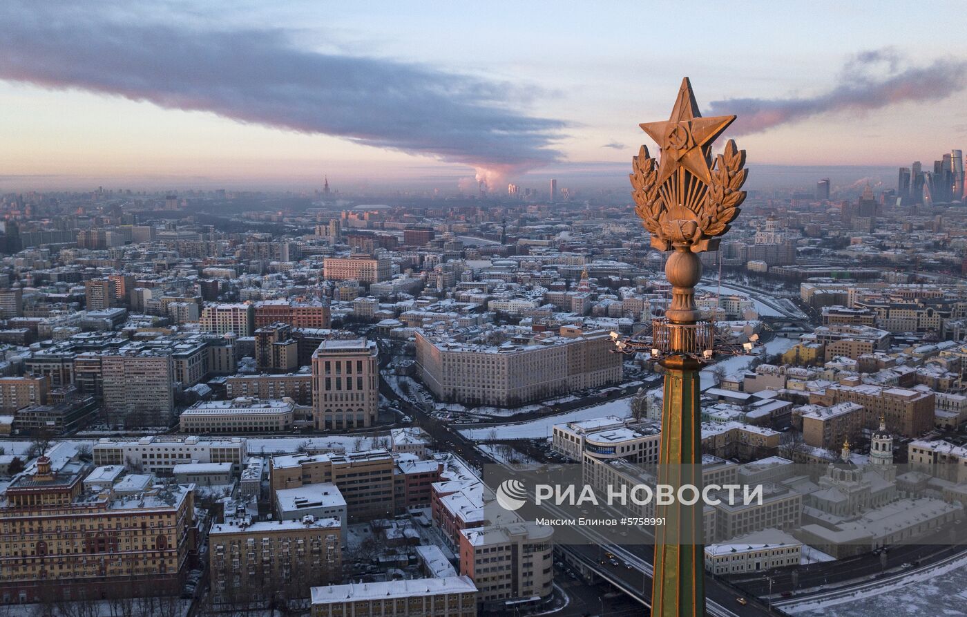 Высотка на Котельнической набережной в Москве