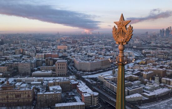 Высотка на Котельнической набережной в Москве