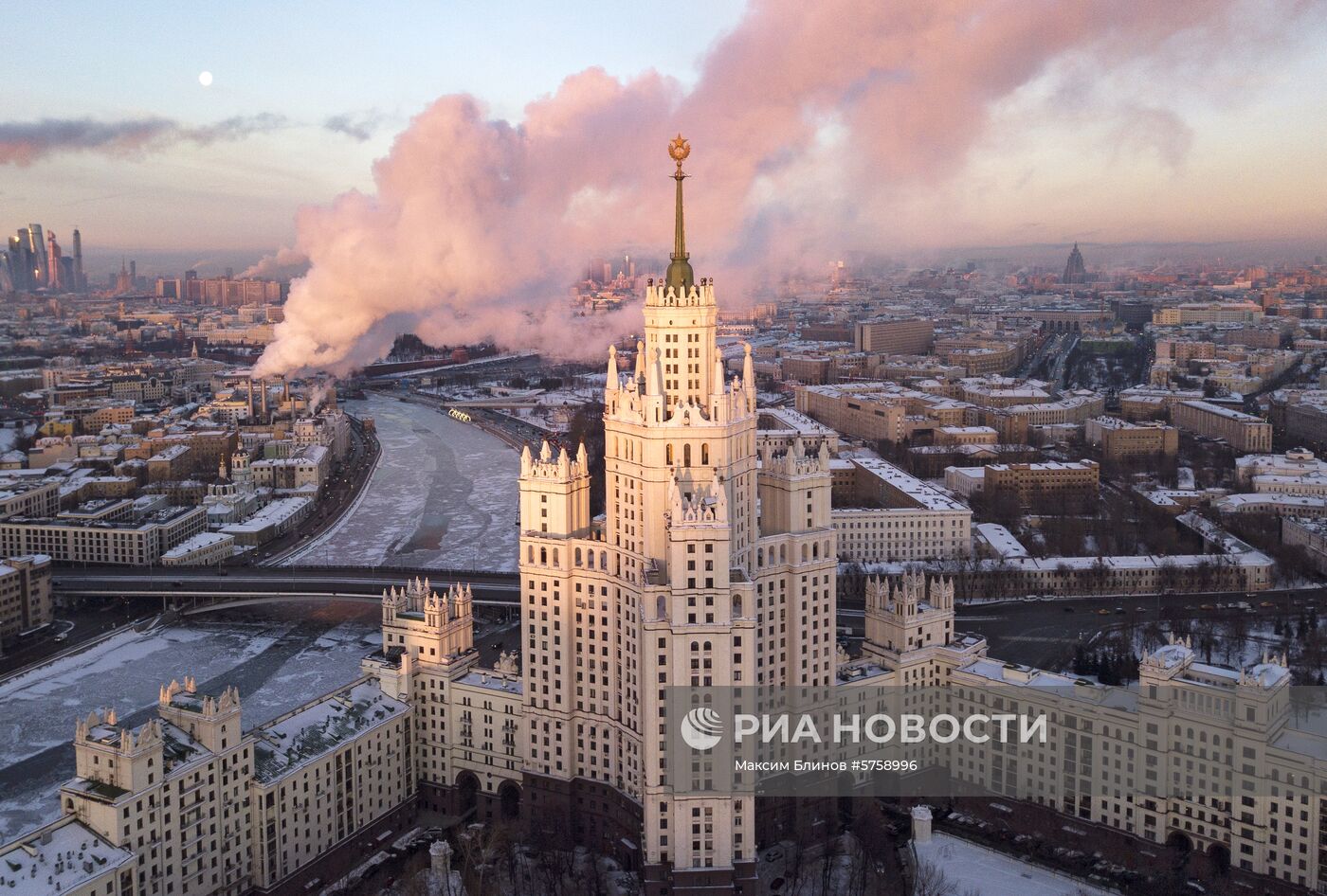 Высотка на Котельнической набережной в Москве