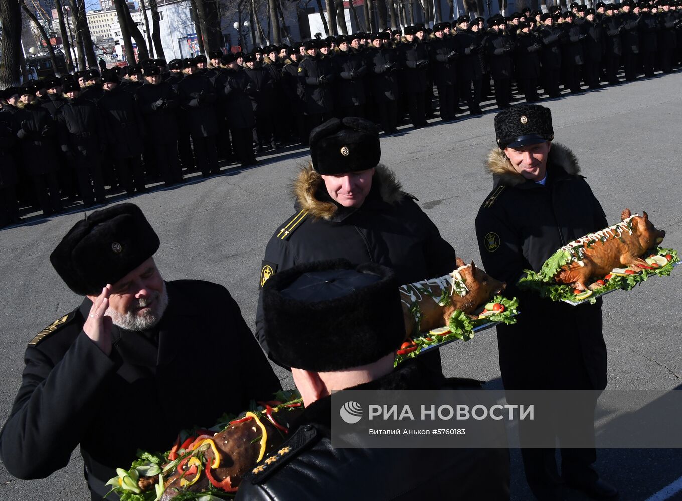 Встреча отряда боевых кораблей ТОФ в порту Владивостока