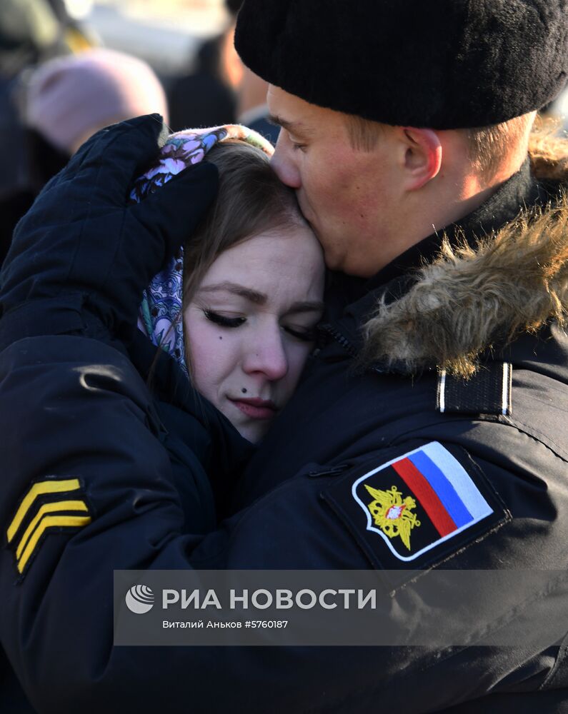 Встреча отряда боевых кораблей ТОФ в порту Владивостока