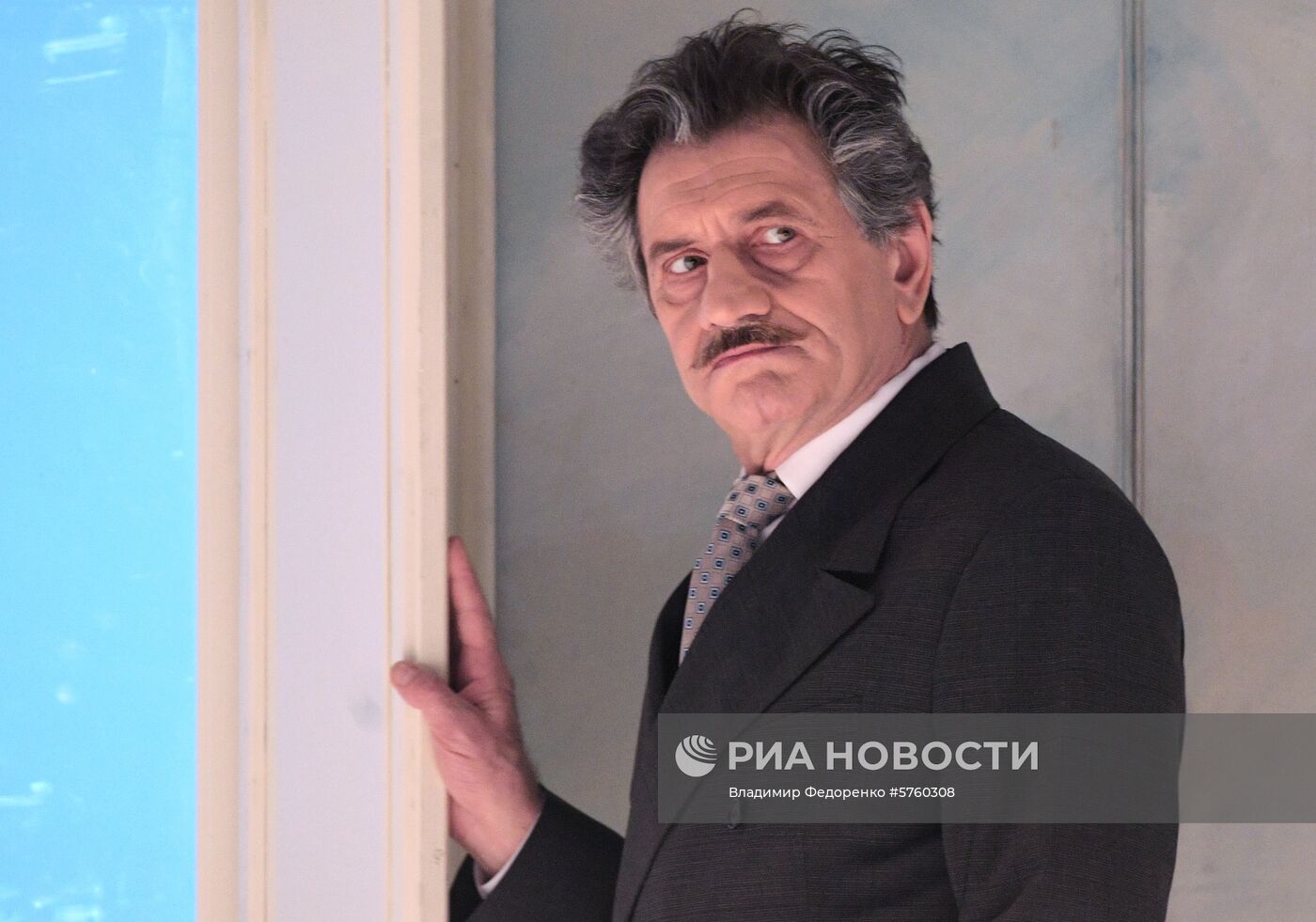 Спектакль "Суббота, воскресенье, понедельник" в театре им. Е. Вахтангова