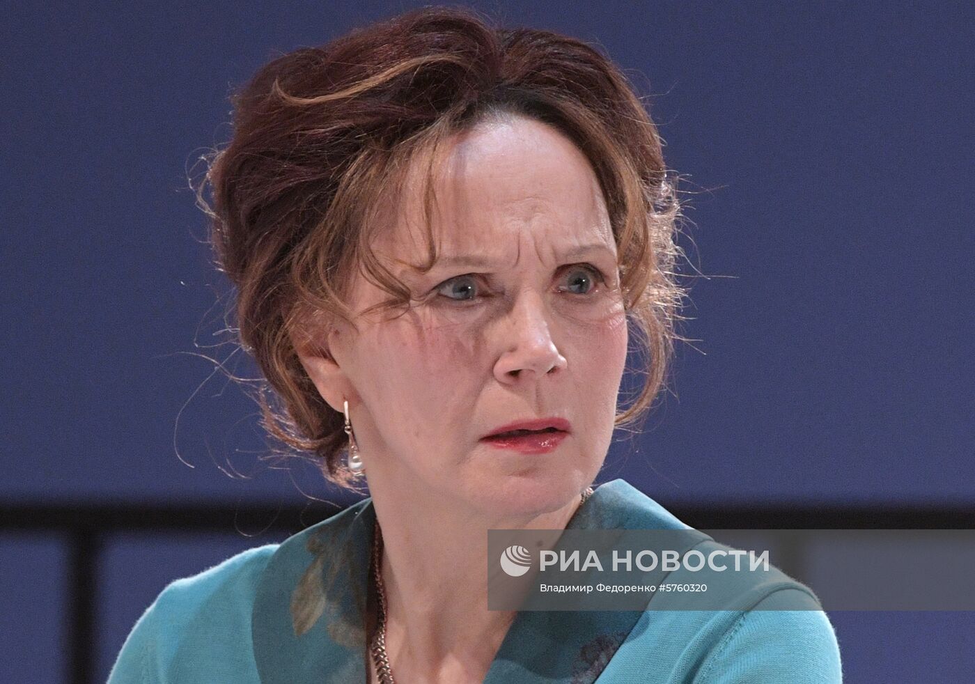 Спектакль "Суббота, воскресенье, понедельник" в театре им. Е. Вахтангова