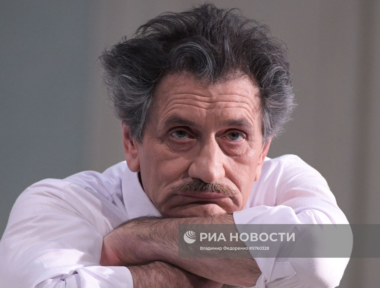 Спектакль "Суббота, воскресенье, понедельник" в театре им. Е. Вахтангова