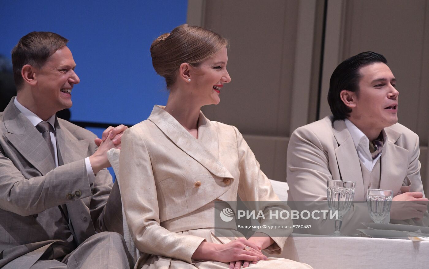 Спектакль "Суббота, воскресенье, понедельник" в театре им. Е. Вахтангова