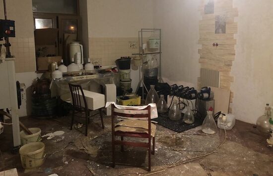 ФСБ России пресекла деятельность преступной группы по производству наркотиков