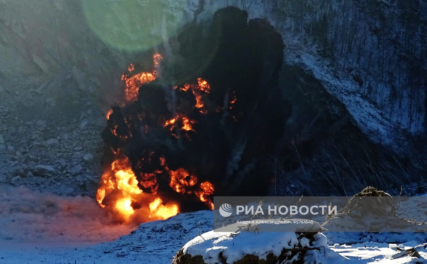 Подрывные работы на реке Бурее