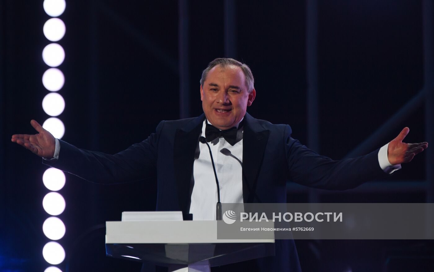 Церемония вручения премии в области кино "Золотой Орел"