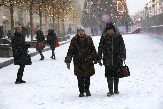 Снегопад в Москве 
