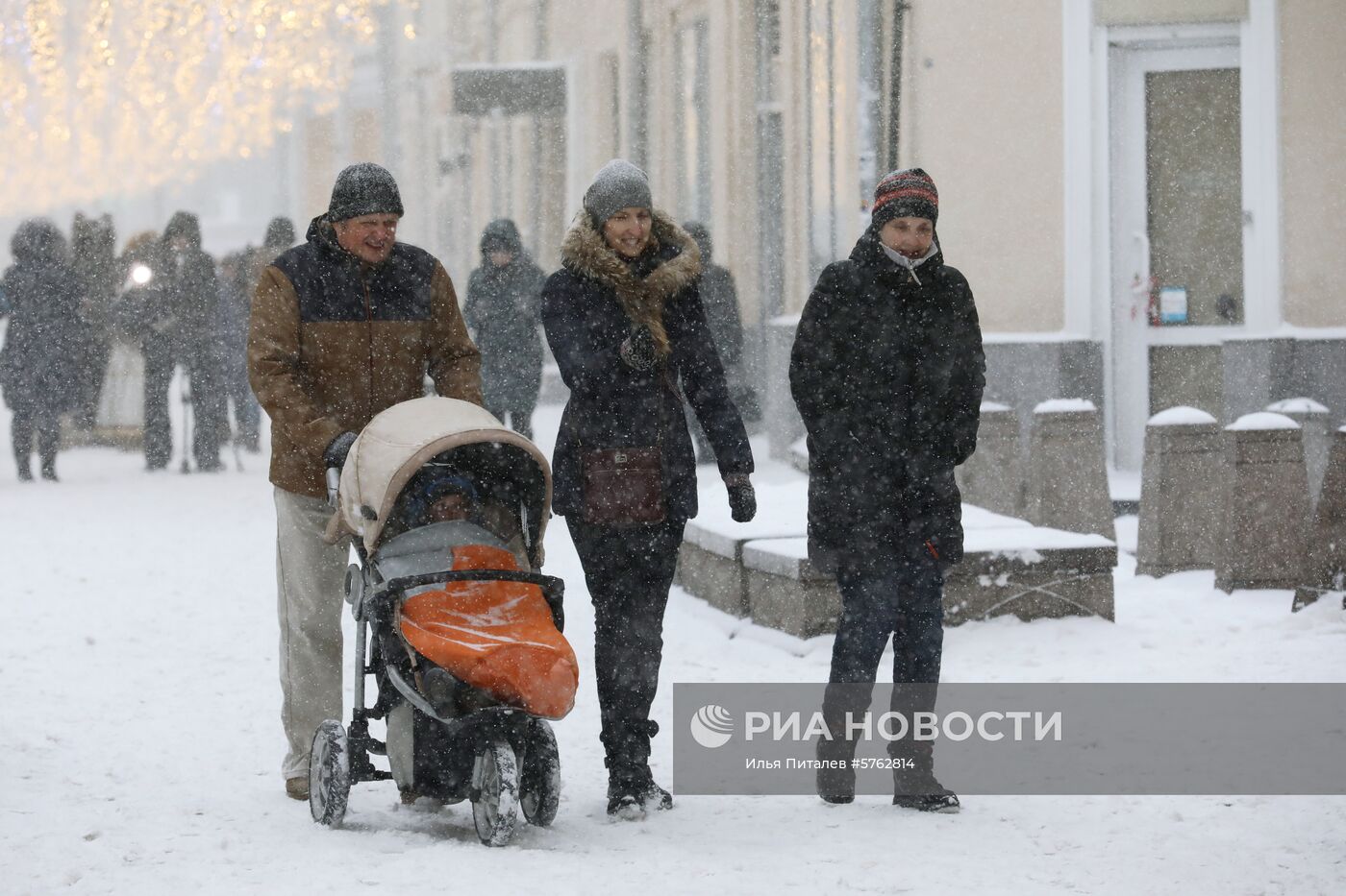 Снегопад в Москве 