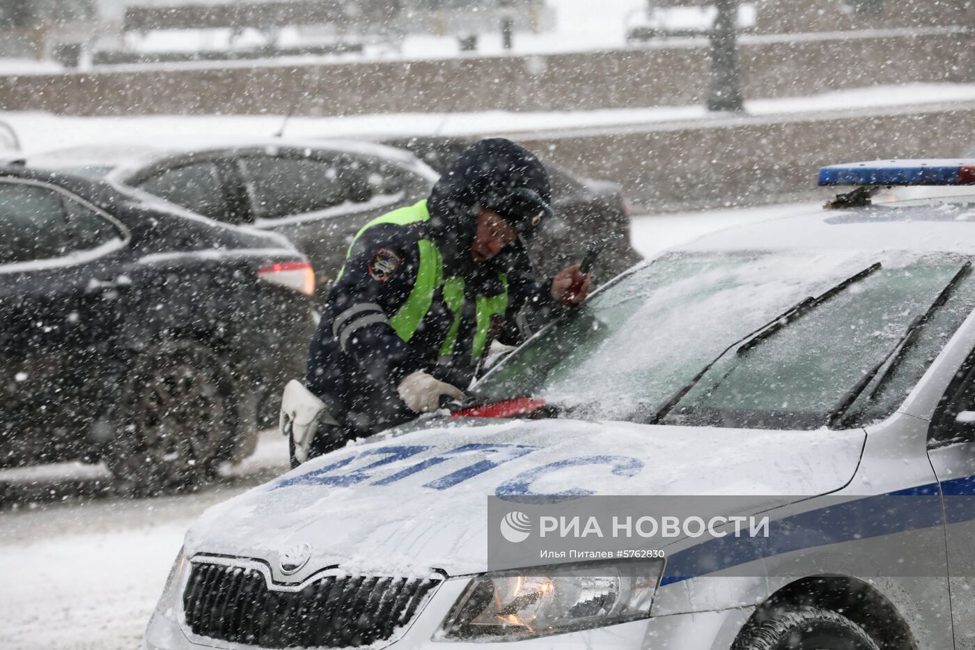 Снегопад в Москве 