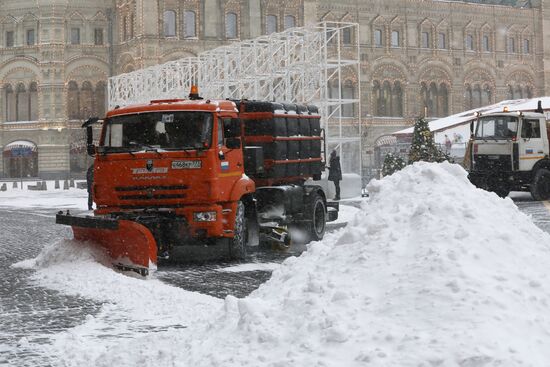 Снегопад в Москве 