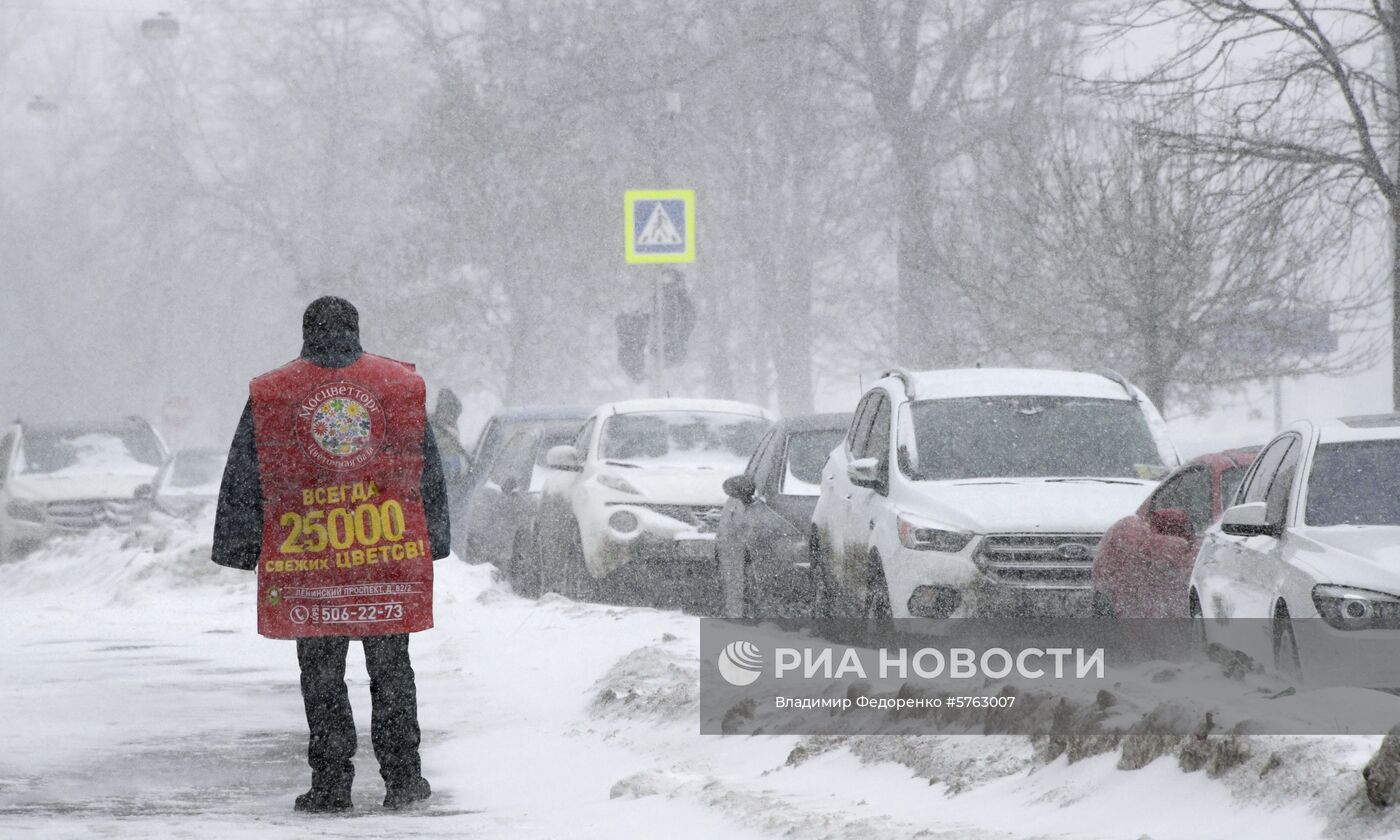 Снегопад в Москве 