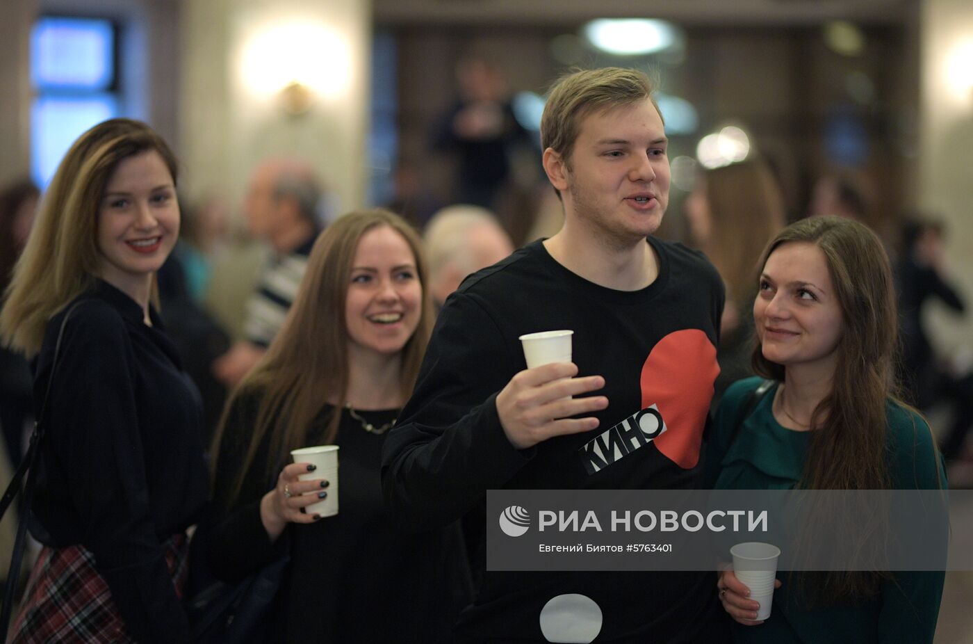 Церемония розлива медовухи в МГУ