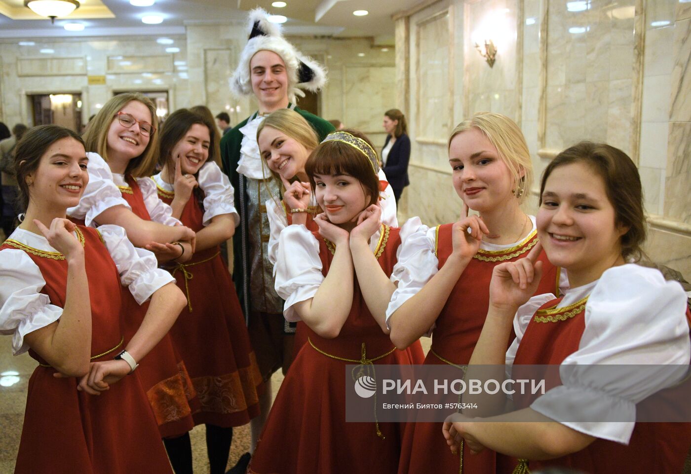 Церемония розлива медовухи в МГУ