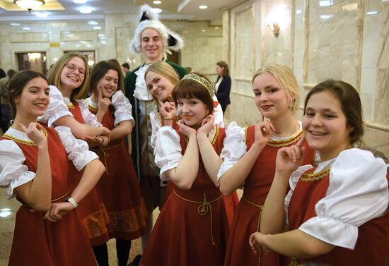 Церемония розлива медовухи в МГУ