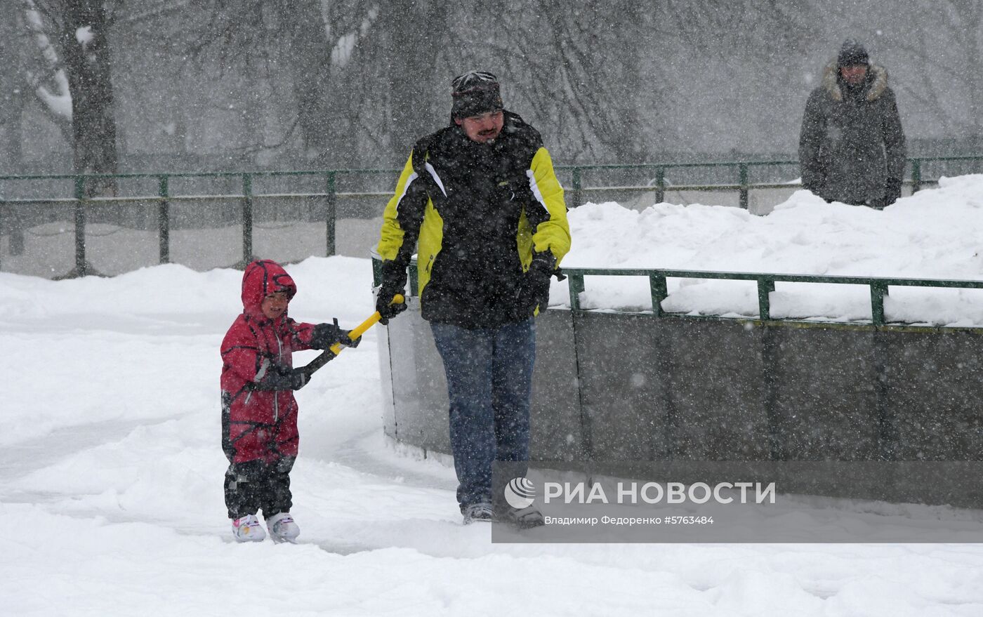 Снегопад в Москве 