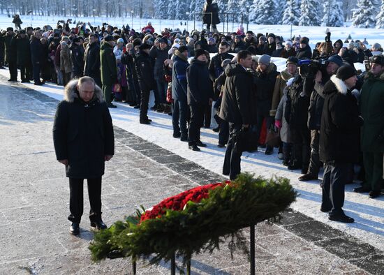 Президент РФ В. Путин принимает участие в мероприятиях в честь 75-летия освобождения Ленинграда от фашистской блокады