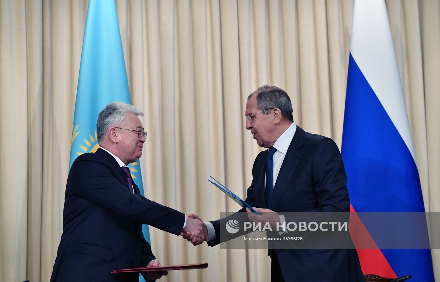 Встреча глав МИД РФ и Казахстана С. Лаврова и Б. Атамкулова