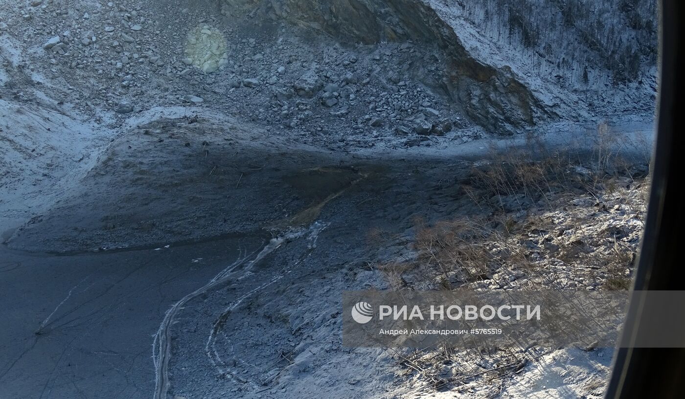 Подрывные работы на реке Бурее