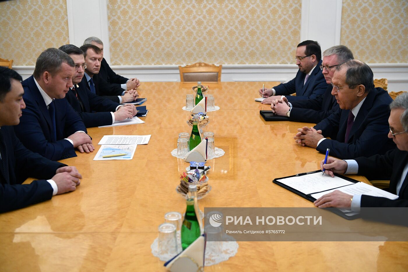 Встреча главы МИД РФ С. Лаврова с врио губернатора Астраханской области С. Морозовым
