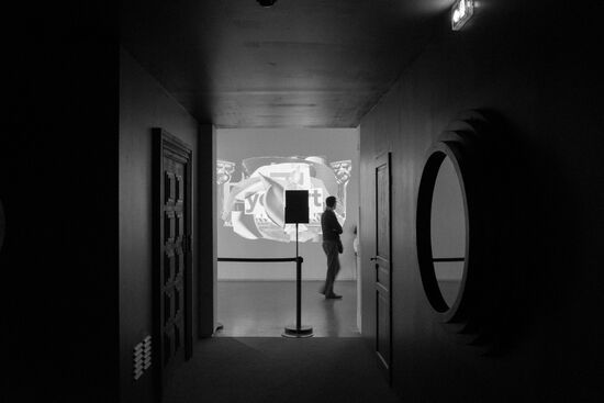 Премьера проекта DAU в Париже Премьера проекта DAU в Париже