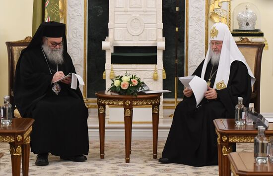 Патриарх Кирилл встретился с зарубежными религиозными деятелями 