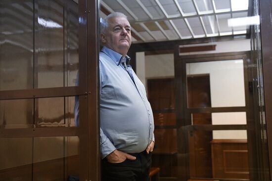 Рассмотрение ходатайства следствия о продлении ареста Фруде Бергу