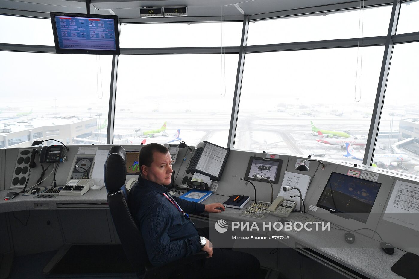 Работа авиадиспетчеров в аэропорту Домодедово
