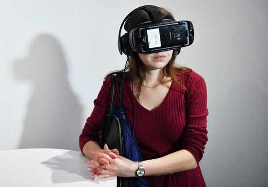 VR-перформанс "Слепые в большом городе"