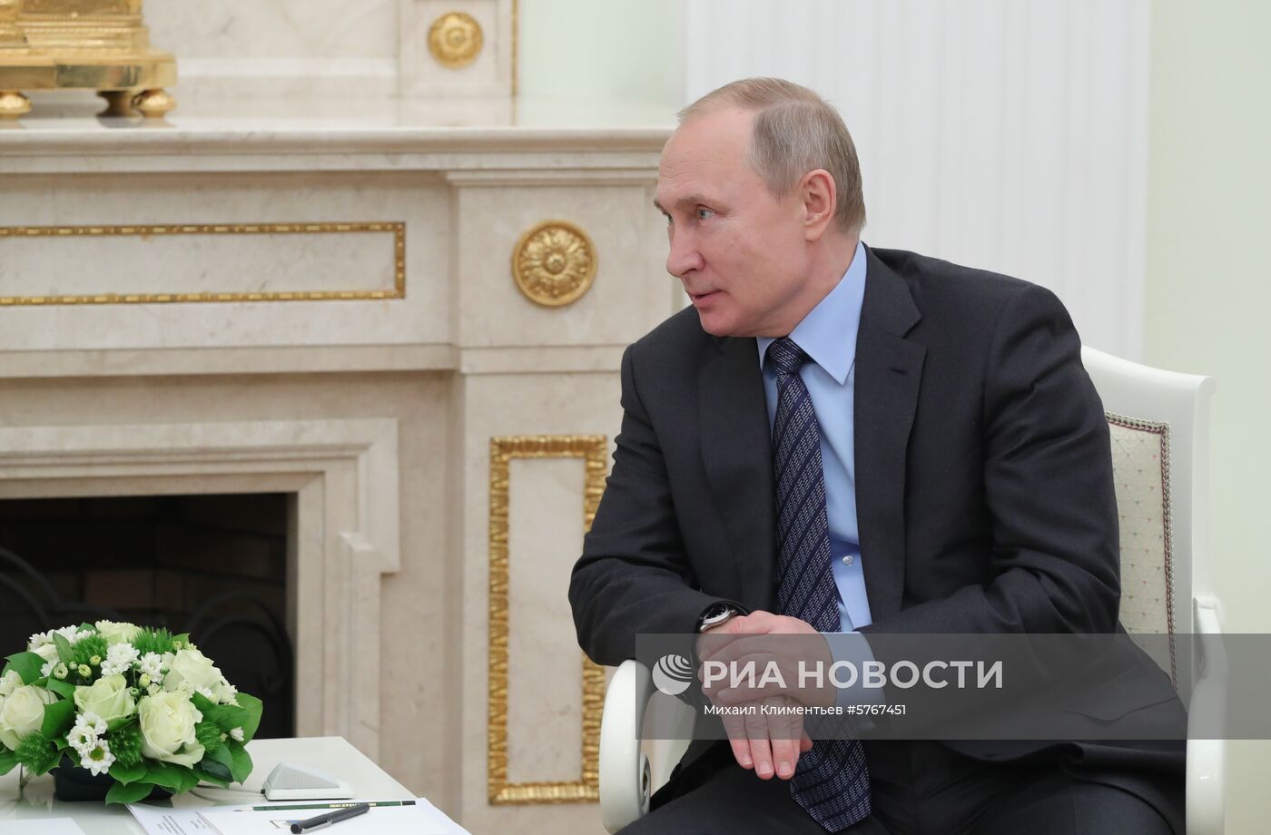 Президент РФ В. Путин встретился с президентом Молдавии И. Додоном