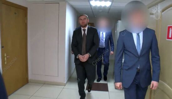 Сенатор Р. Арашуков и его отец Рауль задержаны по подозрению в ряде преступлений