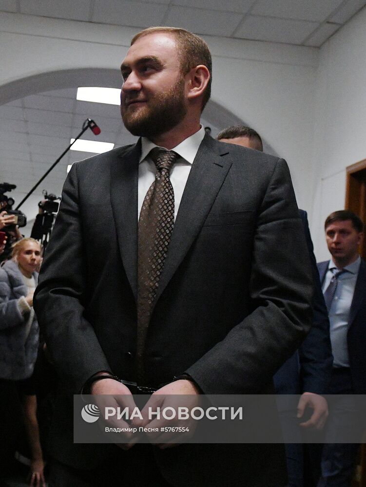 Избрание меры пресечения сенатору Р. Арашукову