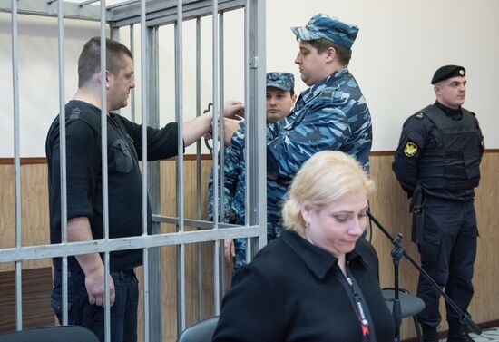 Заседание суда по делу о драке на борту рейса Петербург -Анталья