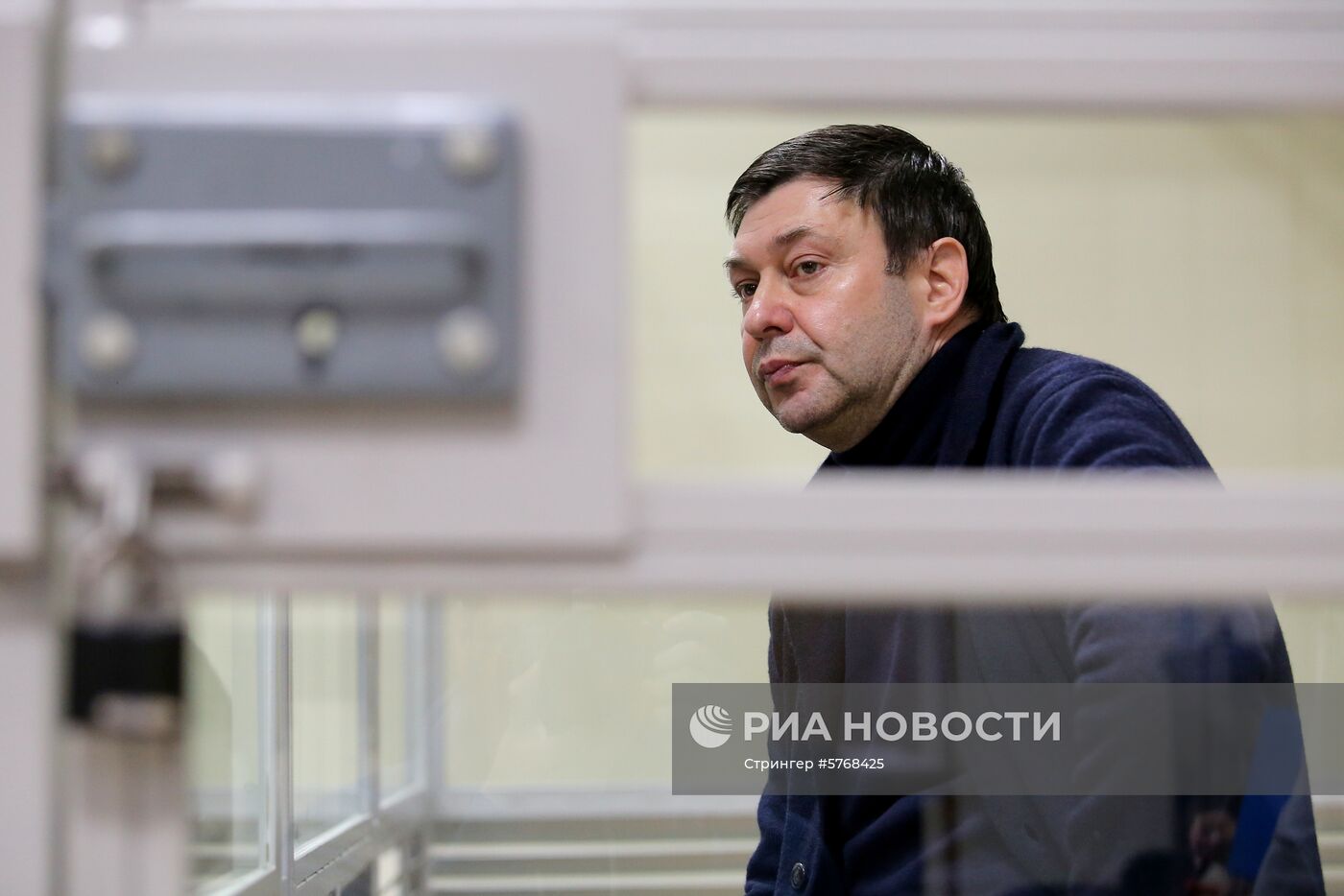 Рассмотрение жалобы на продление ареста журналиста К. Вышинского