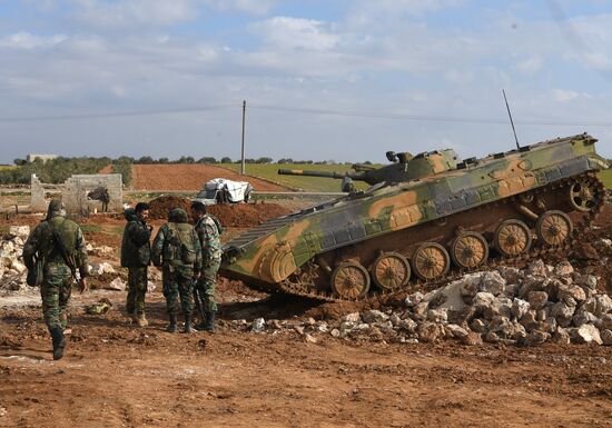 Передовые позиции сирийской армии в районе Алеппо