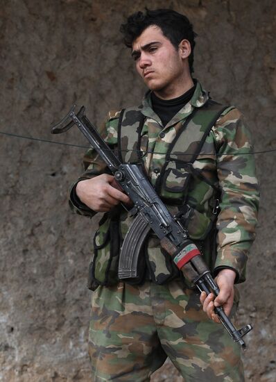 Передовые позиции сирийской армии в районе Алеппо