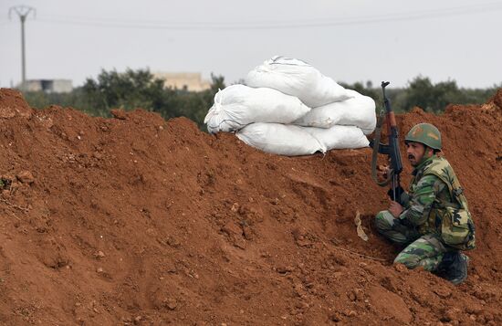 Передовые позиции сирийской армии в районе Алеппо