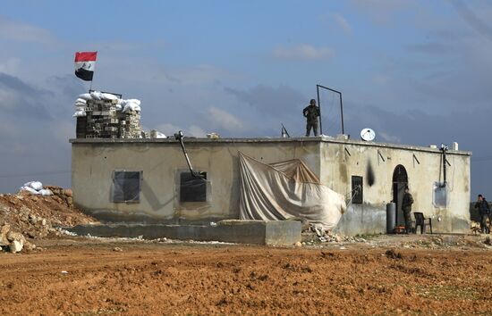 Передовые позиции сирийской армии в районе Алеппо